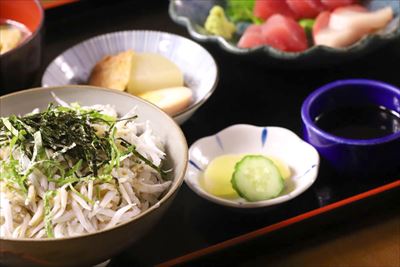 お昼のメニュー